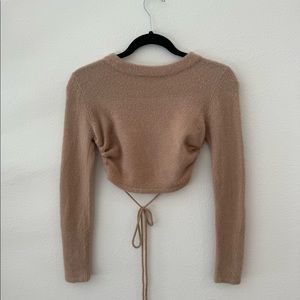 Cropped backless sweater with tie